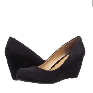 Banana Republic black suede wedge, 8